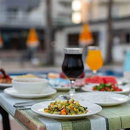 Best Alanya Hotel ホテル 3*