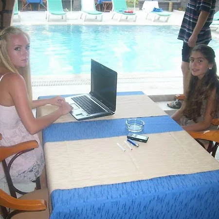 Best Alanya Hotel ホテル